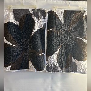 SET OF (2) QUILT LIKE ABSTRACT BLACK/GREY/WHITE PILLOW SHAMS STANDARD SIZE